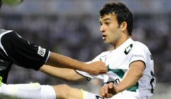 Güray'ın ayağı kırıldı!