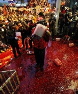 Hükümete kanlı gözdağı