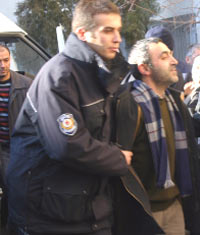 Sezer Affetmişti Ama...