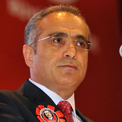 Devlet itibarını kar altına gömdü