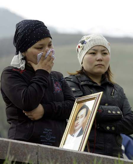 Kırgızistan'da Hüzün Hakim-foto