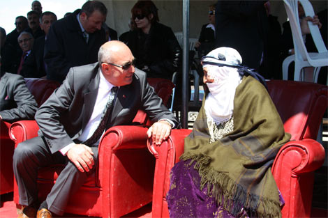 Valinin koltuğunda 70'lik Nine