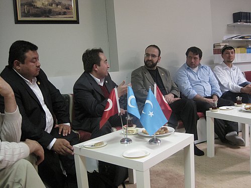 Doğu Türkistan katliamı Avrupa'da