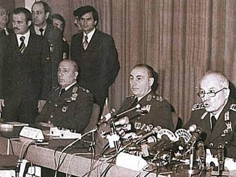 Darbeciler ve muhalefet tedirgin