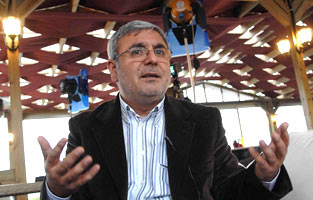 Metiner ve Tarık Akan Taksimde kavga etmiş