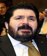 Yaralıya Bıçak Çektiler