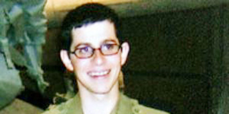 Siyonist esirin ailesinden teklif