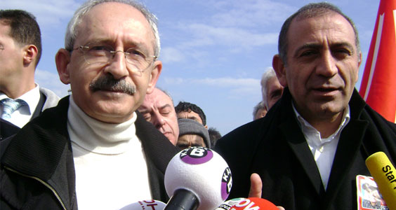 Gürsel Tekin Çantasını Topladı!