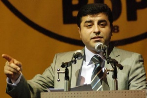 Erdoğan'a yalancı fırıldak dedi