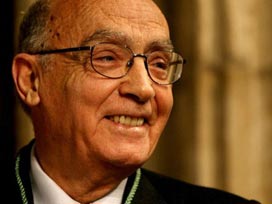 Nobel Ödüllü Yazar öldü.