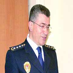 'Kafasını kopartırım şerefsizim'