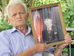 'Ben Atatürk'ün öz oğluyum!'