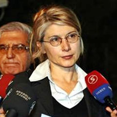 'Ağlama töreni ile halkı kandırıyorlar'