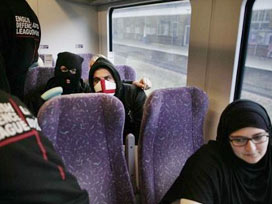 Peçeliysen otobüse binemezsin!