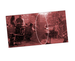 Minare dibinde dansözlü eğlence!