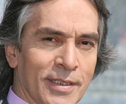 İSKENDER PALA, ‘FUZULİ OKUMALARI’YLA HER AY KÜÇÜKÇEKMECE’DE