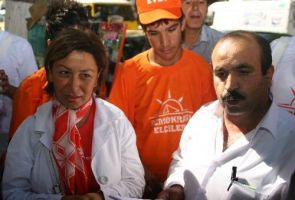 Seyyar satıcıdan referanduma destek şiiri