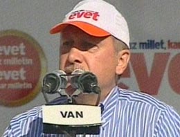 Van 'Evet' diye inledi