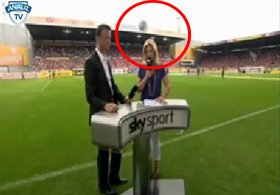 Muhabirin talihsiz anı - video