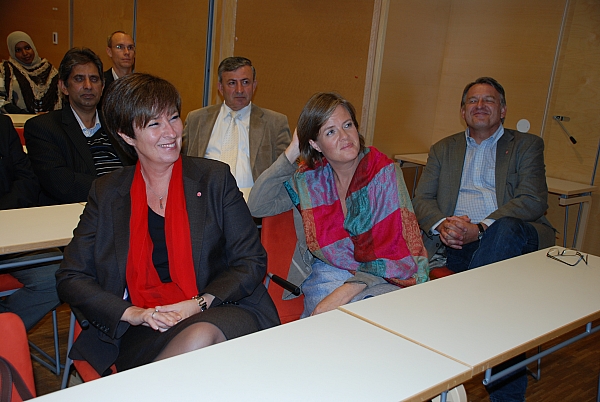 İsveç'te Anamuhalefet iftarı