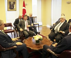 "Türkiye, İslam Birliği'nin temelini atıyor"