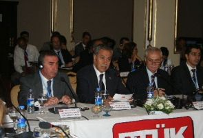 'Bazı diziler kadını yaratığa dönüştürüyor'