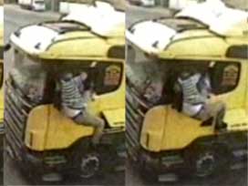 TIR sürücüsü camdan fırladı