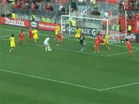 90+2'de kaleciden şık gol