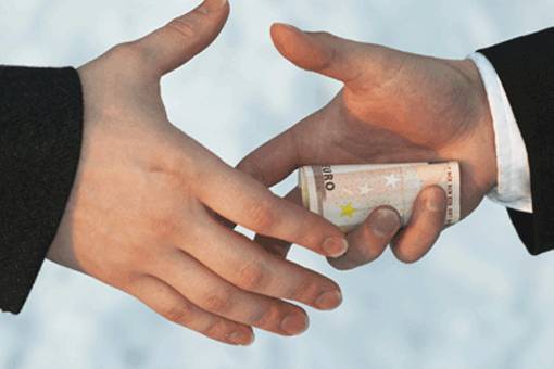 Reina’da yargıya rüşvet alemi