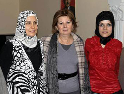 CHP'li başkandan türban pozu