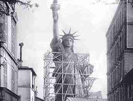 Hürriyet'in tarih yazarları fena çuvalladı!