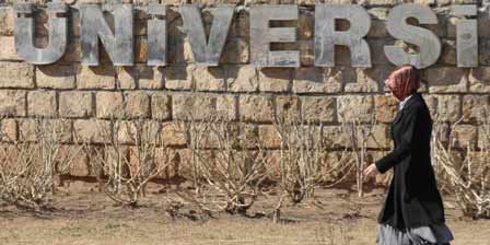 Derste Başörtülü var diye...