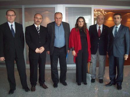 Memurlar ‘Yeni Anayasa’ istiyor