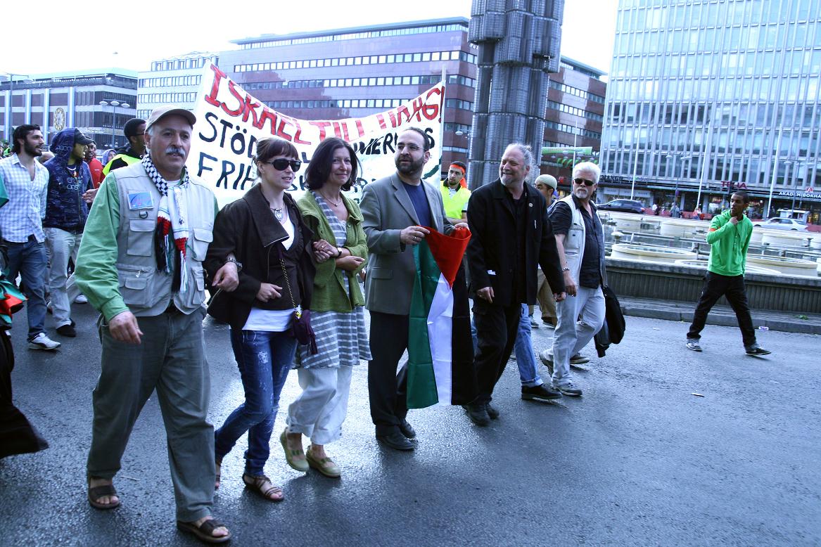 Siyonist İsrail'in yaptığına bak