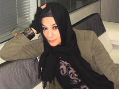 'Türbanlı Motor' Esra Elönü'yü isyan ettirdi