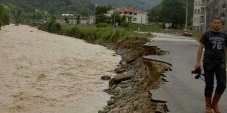 Makedonya sele teslim