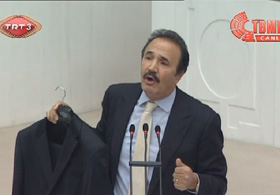 Sevigen'den Bağış'a Hediye