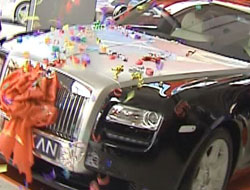 Efsane hayalet görücüye çıktı