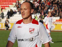 Çaykur Rizespor Sertan Vardar'ı transfer etti