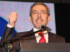 Dinamik yapının dışında olduğunu söylüyor