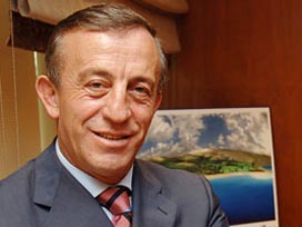 Ali Ağaoğlu, ülkenin geleceğini AKP'ye bağladı