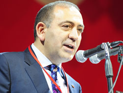 Vekillerle yıldızı barışmadı