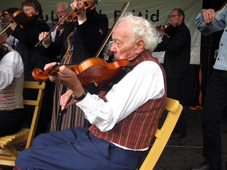 Bu ülkede 1600 kişi 100 yaşında