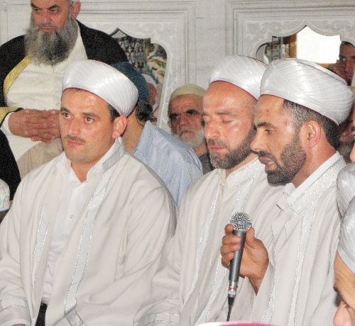 İmamların Sesi Bu Kez Salonlarda