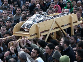 İsrail 66'lık dedeyi yatağında vurdu