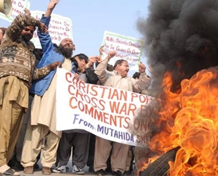 Tunus'ta erken seçim ilan edildi