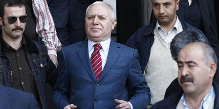 Haberal'a 3,5 saat Adli Tıp muayenesi