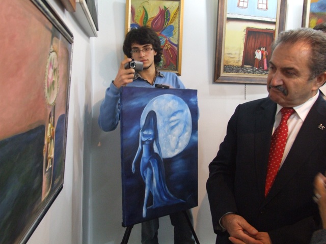 Zeybek: Sanat hayata anlam katar