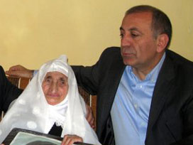 Tekin: Erdoğan Berfo Ana'yı çağırmamalıydı