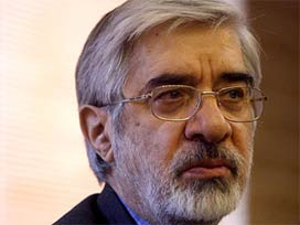 İran'da iki muhalif tutuklandı